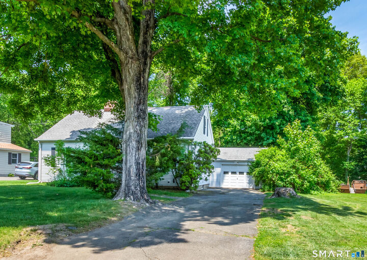 Property Photo:  92 Evelyn Street  CT 06611 