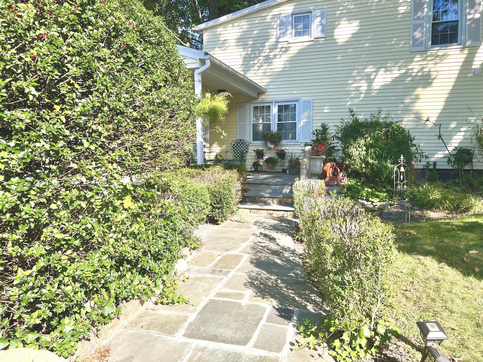 Property Photo:  