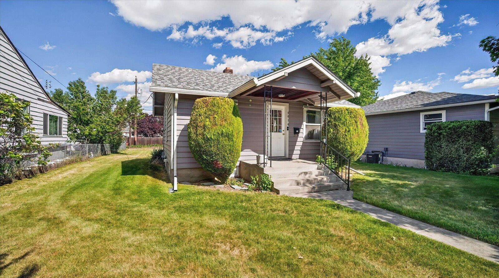 Property Photo:  5014 N Elm St  WA 99205 