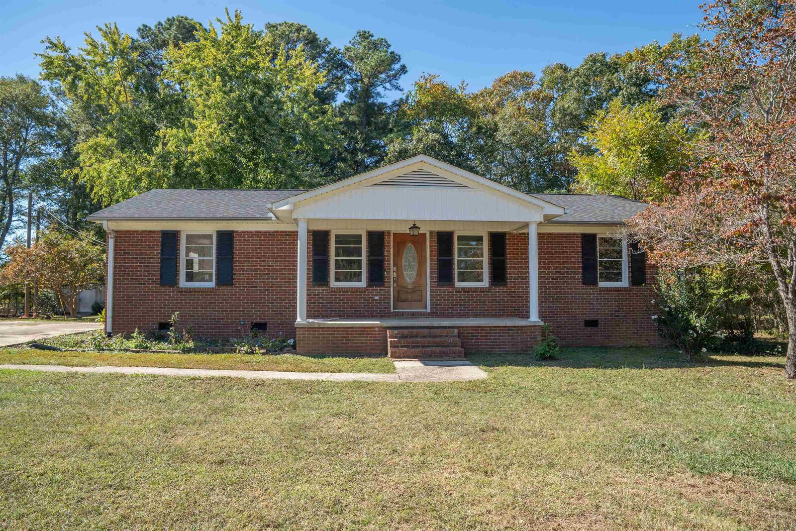 Property Photo: 157 Sunset Drive SC 29330