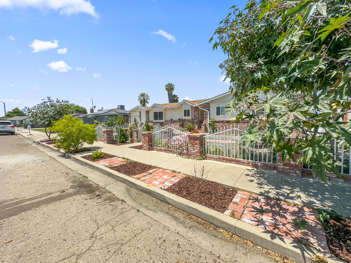 Property Photo:  947 Cardoza Drive  CA 93274 