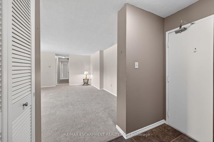 Property Photo: 700 Dynes Road 101 ON L7N 3M2