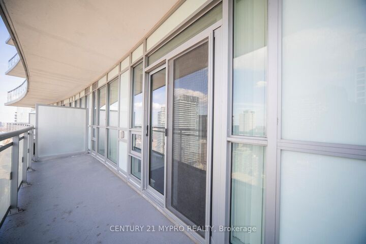 Property Photo:  89 Dunfield Avenue 2803  ON M4S 0A4 