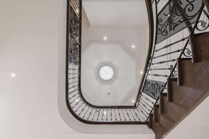 Property Photo: 40 Maryvale Crescent ON L4C 6P8