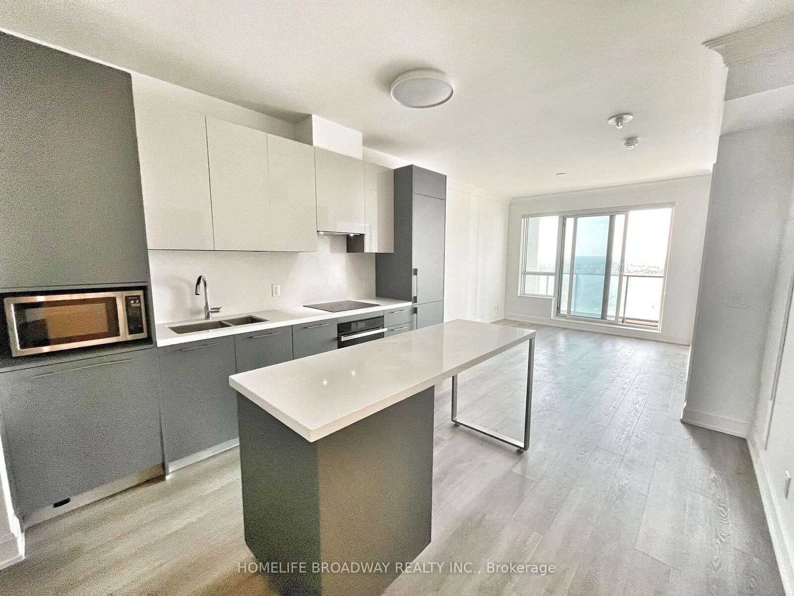 Property Photo: 8 Water Walk Drive 2908 ON L3R 6L4