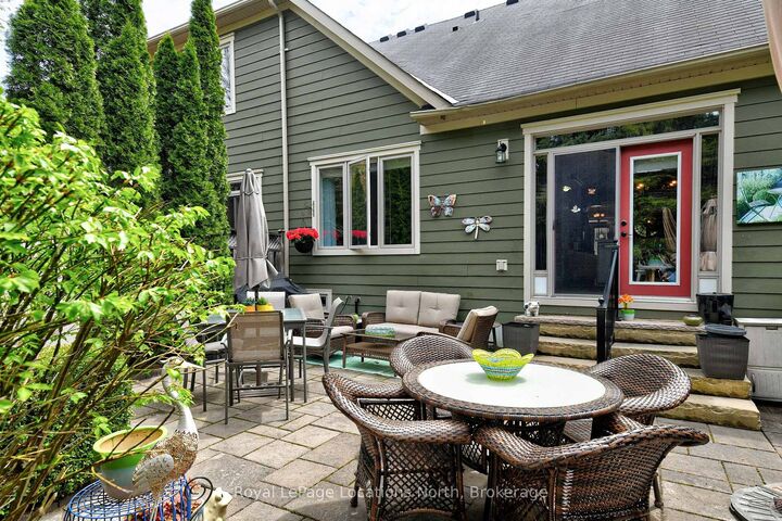 Property Photo: 23 Covington Blue Crescent ON L9Z 0E4