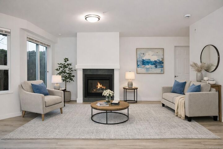 Property Photo:  689 Bay St 104  BC V8T 5H9 
