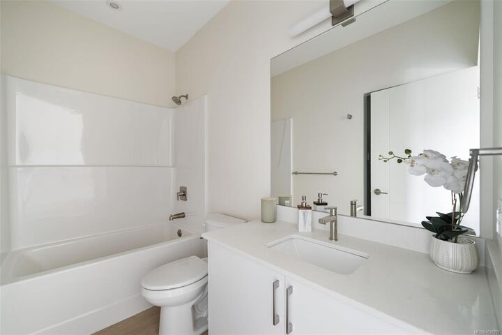 Property Photo: 777 Station Ave 605 BC V9B 2S1