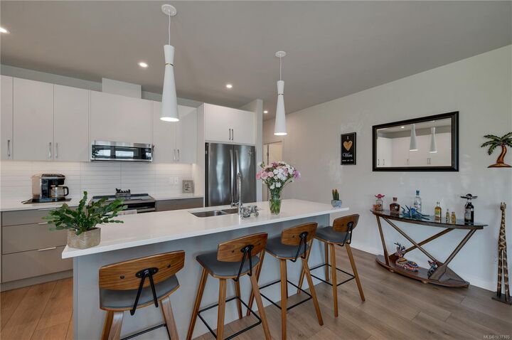 Property Photo: 684 Island Hwy S #102 BC V9W 1A6