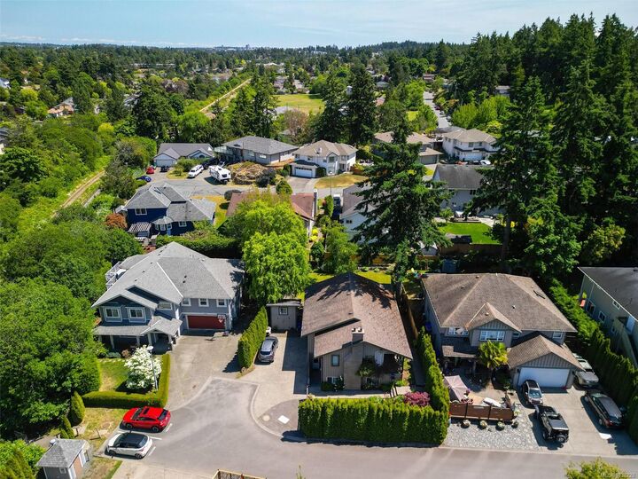Photo de la propriété:  110 Jedburgh Pl  BC V9B 6N7 