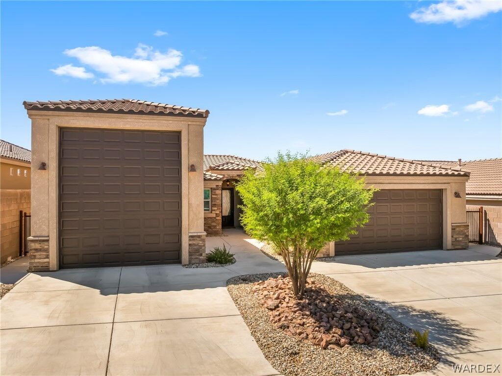 Property Photo:  2636 Kingman Drive  AZ 86429 