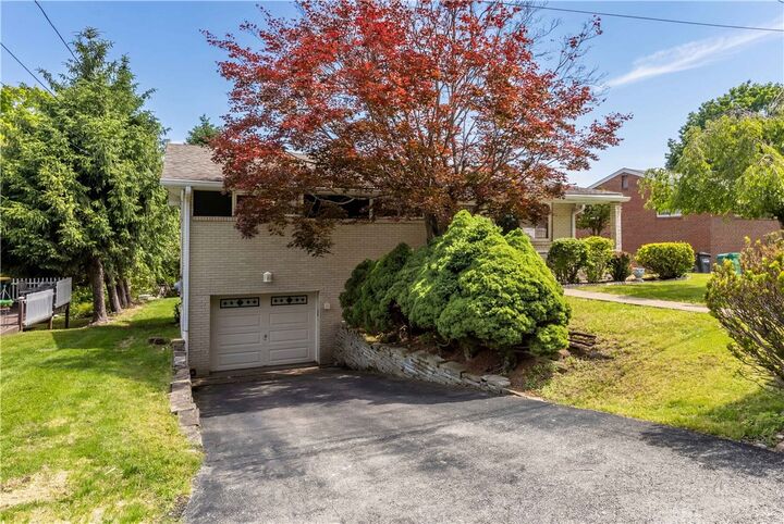 Property Photo:  129 Donmor Drive  PA 15237 