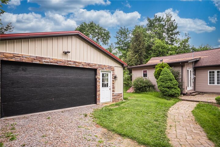 Property Photo:  5261 Richland Rd  PA 15044 