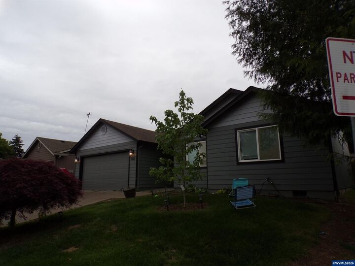 Property Photo:  1662 Cherry Bark Ct  OR 97317 