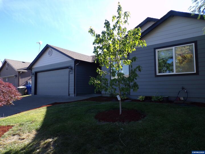 Property Photo:  1662 Cherry Bark Ct  OR 97317 