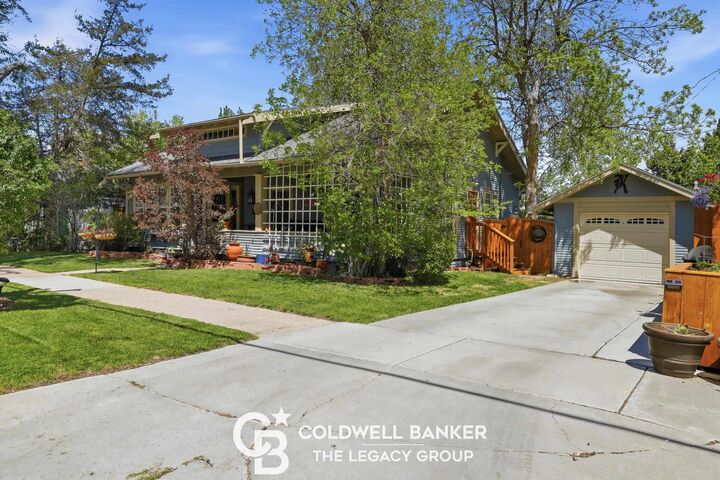 Property Photo: 216 E 9th WY 82601