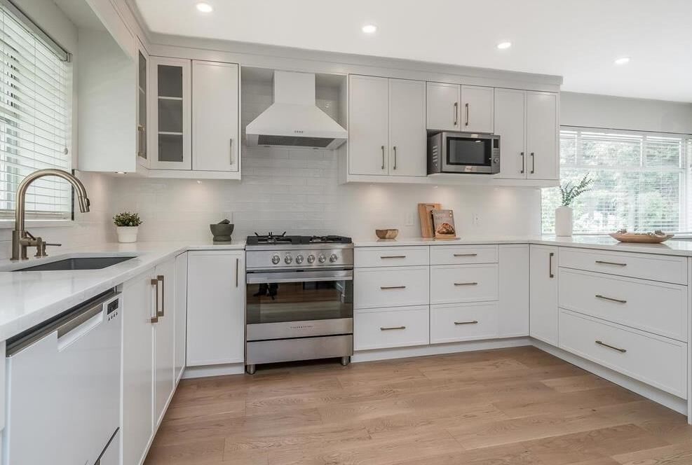 Property Photo:  1618 127 Street  BC V4A 9G2 