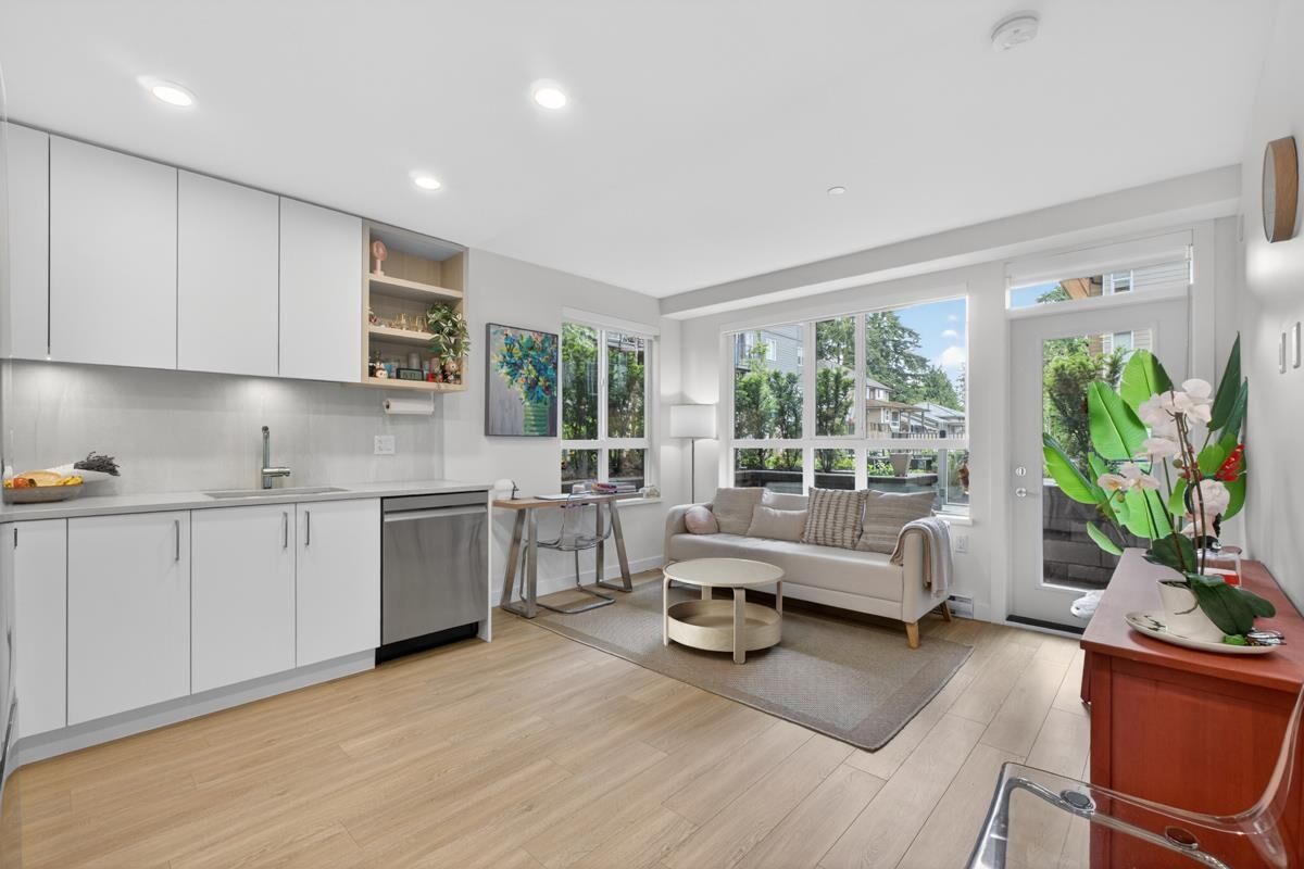 Property Photo:  723 Grover Avenue 210  BC V3J 0L9 