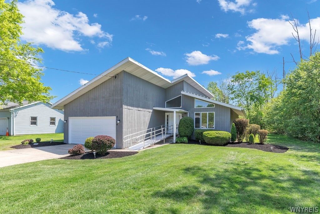 Property Photo:  2179 Stony Point Road  NY 14072 