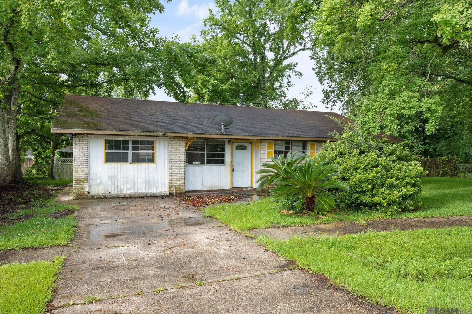 Property Photo:  5830 Princess Ct  LA 70811 
