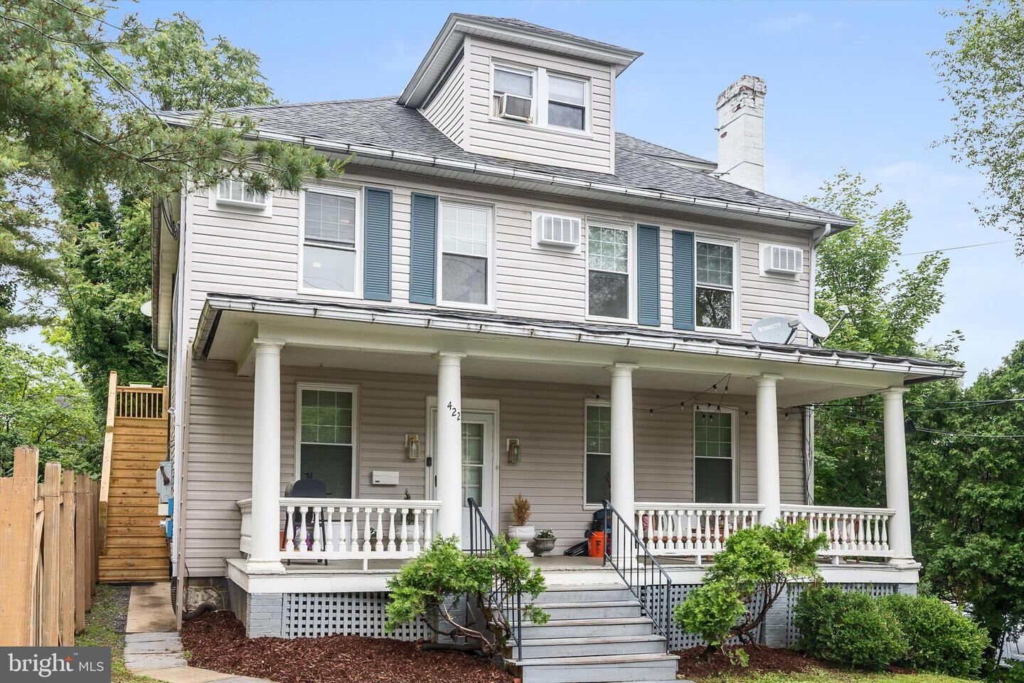 Property Photo:  422 Clifford Street W 1  VA 22601 