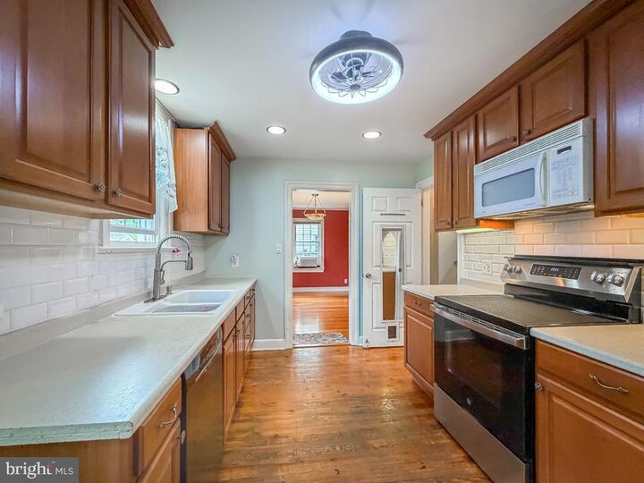 Property Photo:  309 Harper Avenue  PA 19067 