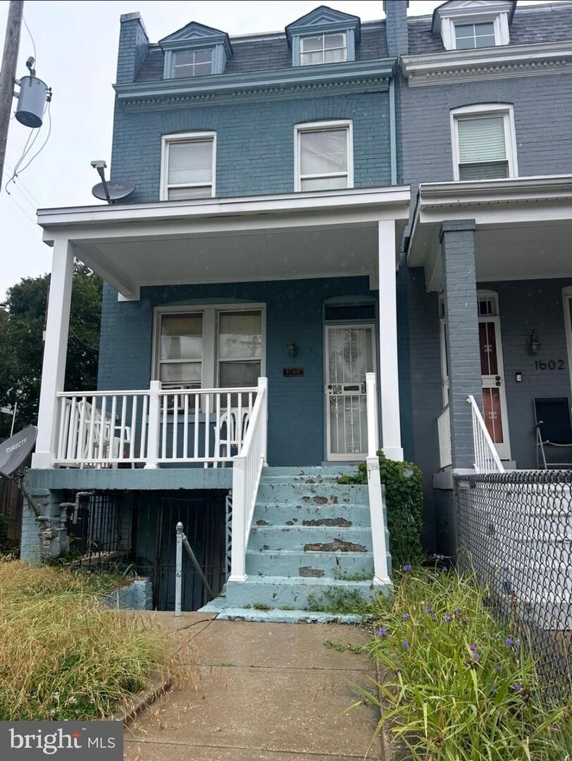 Property Photo:  1600 A Street SE  DC 20003 