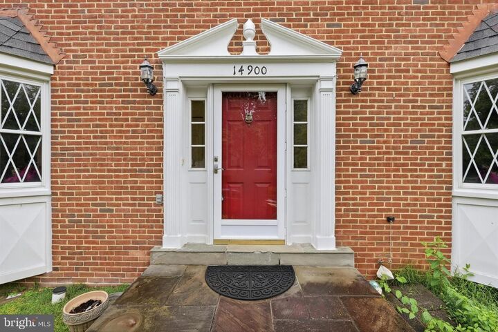 Property Photo: 14900 Sequoia Hill Lane MD 20906