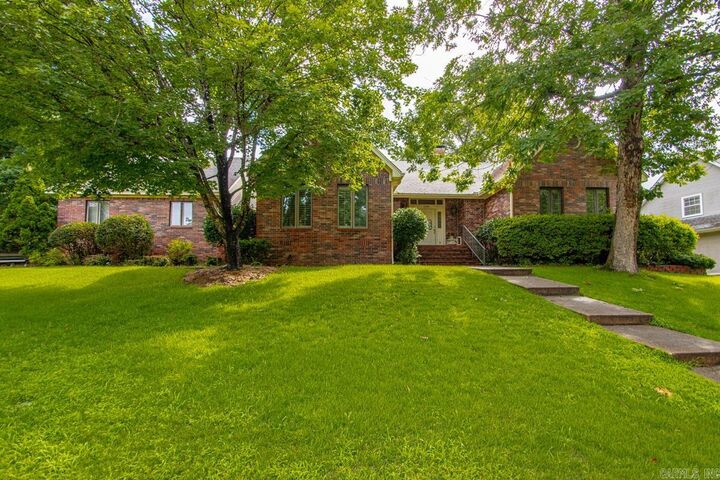 Property Photo: 1145 Cambridge Circle AR 72019