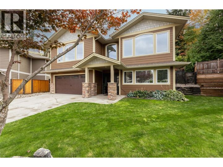 Property Photo:  1581 20 Street Northeast 14  BC V1E 0A7 