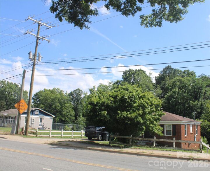 Property Photo: 809 Norris Avenue NC 28206