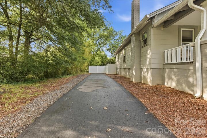 Property Photo:  1226 1st Avenue Place NW  NC 28601 