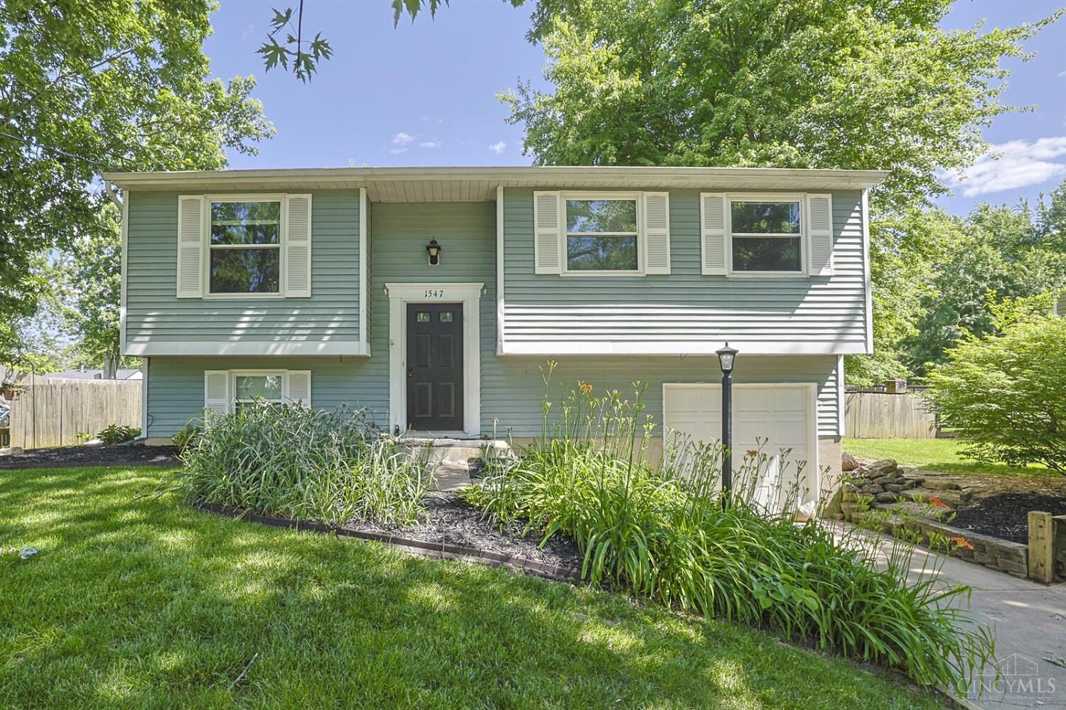 Property Photo:  1547 Buckboard Lane  OH 45140 
