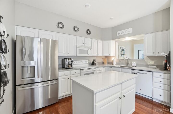 Property Photo:  5947 Castlewood Crossing  OH 45150 