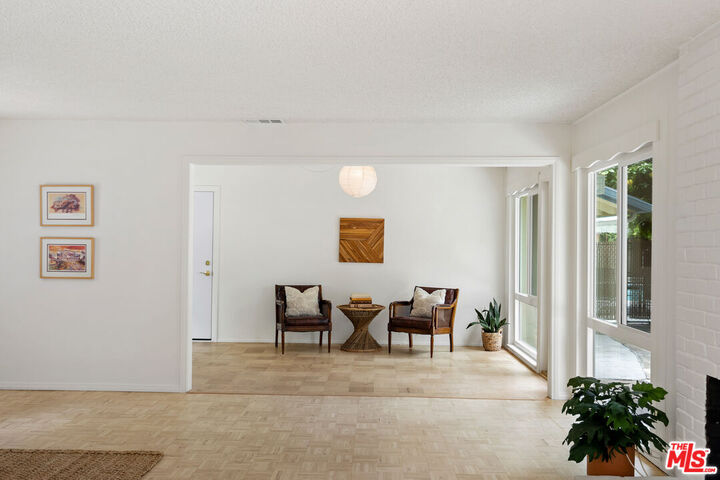 Property Photo:  22736 Cantlay St  CA 91307 