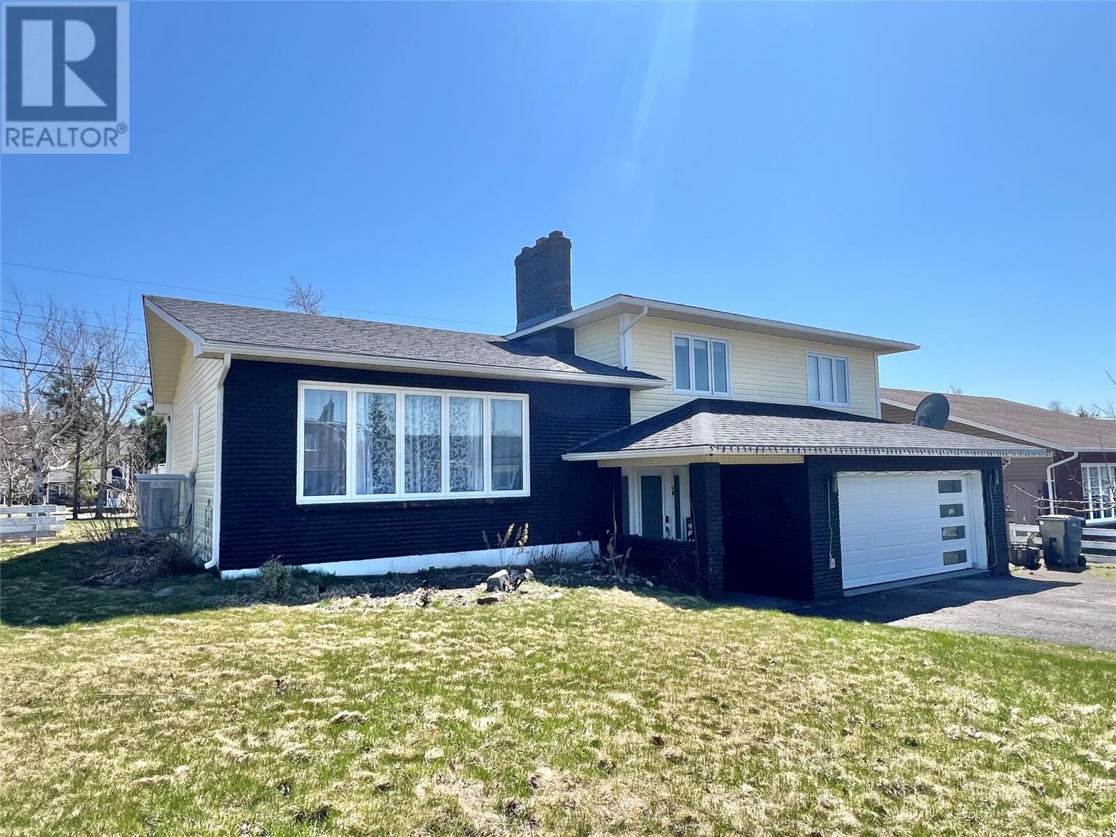 Property Photo: 10 Southcott Drive NL A2A 2P1