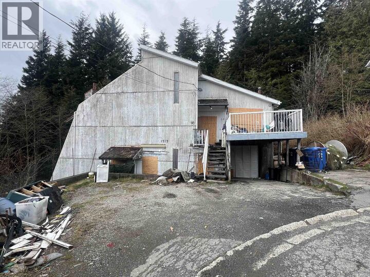 Property Photo:  1311 Pigott Avenue  BC V8J 2E1 