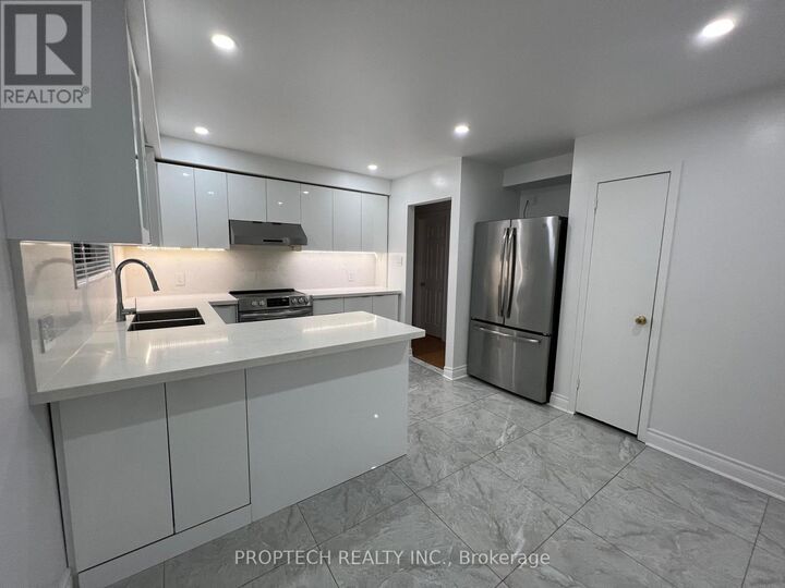 Property Photo:  34 Broomfield Drive  ON M1S 2W1 