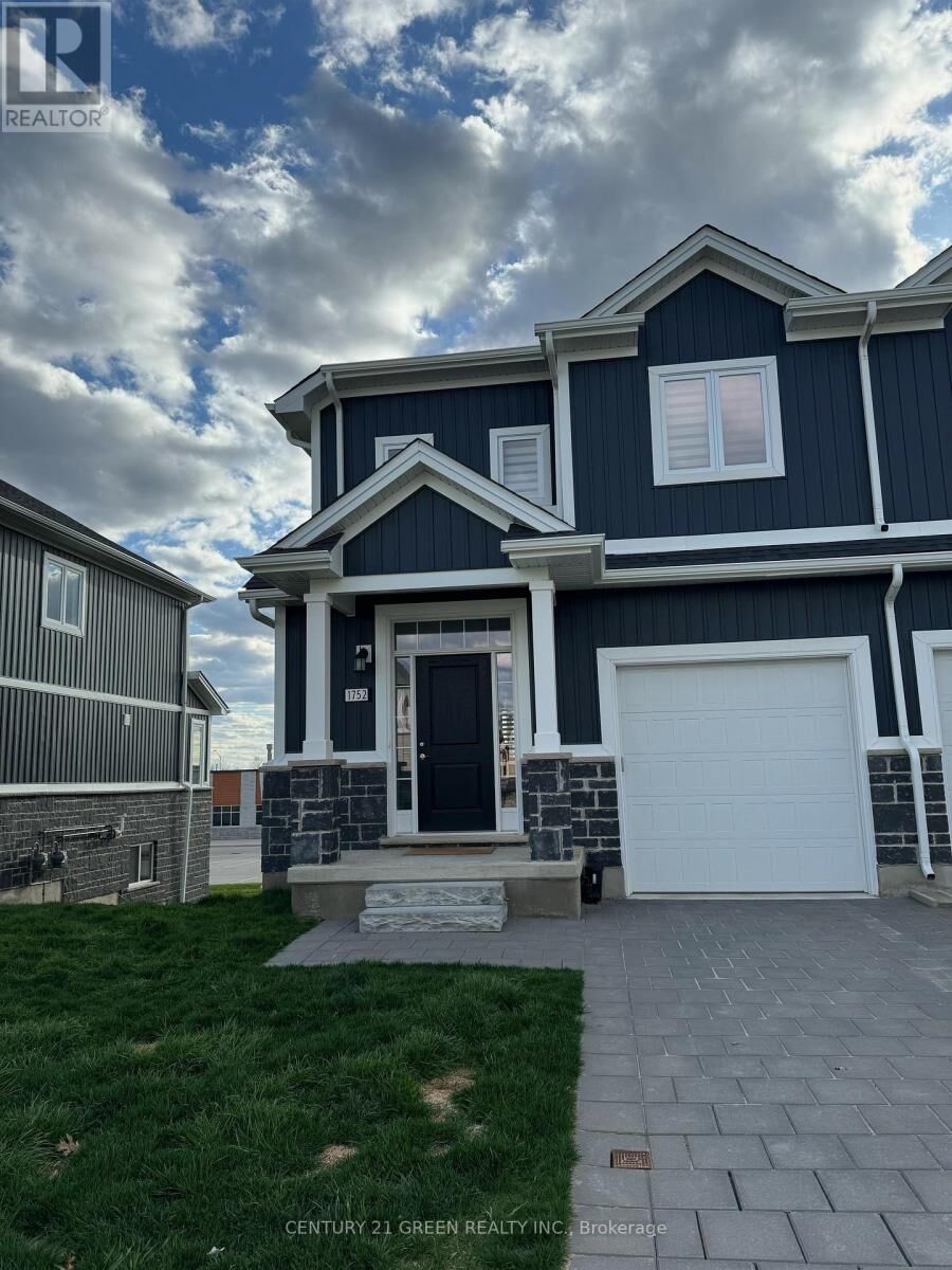 Property Photo: 1756 Finley Crescent ON N6G 0B4