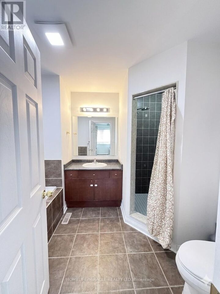 Property Photo:  49 Ponymeadow Way  ON L6X 0M5 