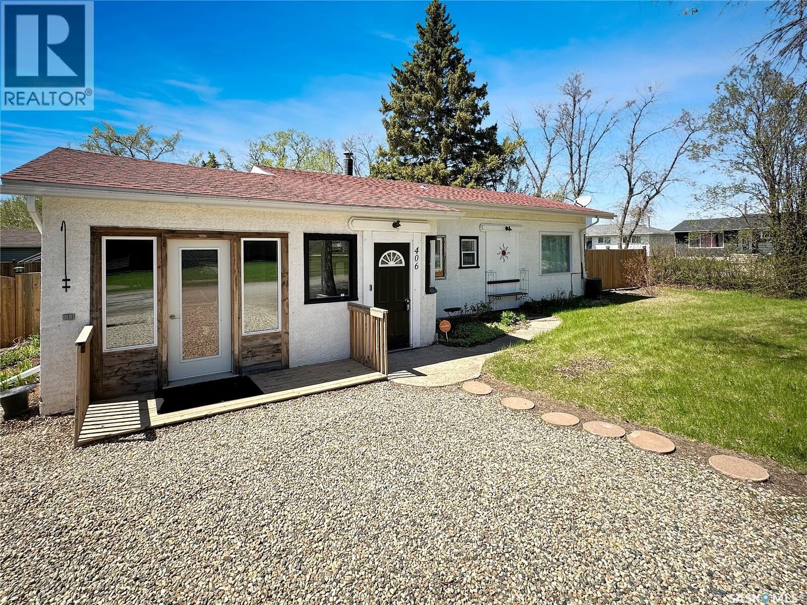 Property Photo: 406 Wexford Street SK S0G 0C0