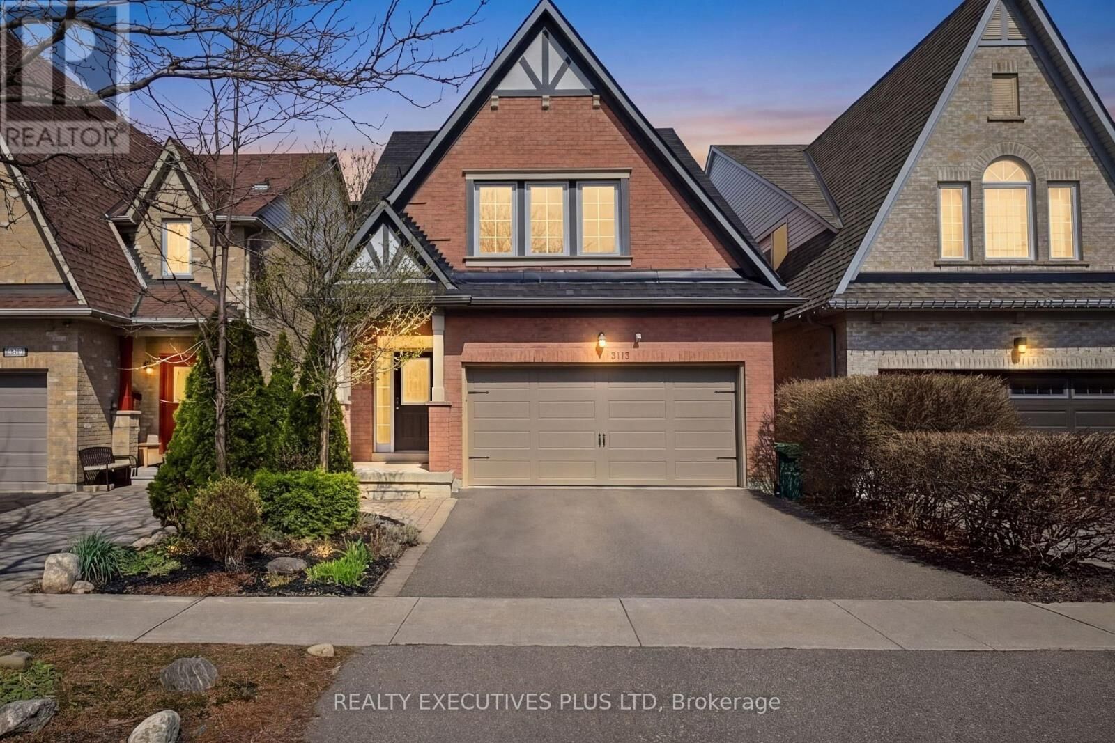 Property Photo:  3113 Owls Foot Drive  ON L5M 6T8 
