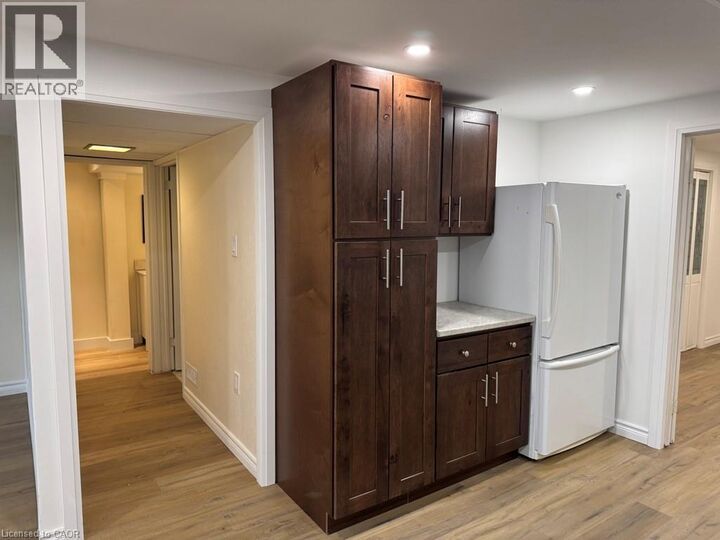 Photo de la propriété: 177 San Pedro Drive Lower ON L9C 2C9