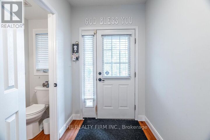 Property Photo: 320 Ambleside Drive 30 ON N6G 5H9