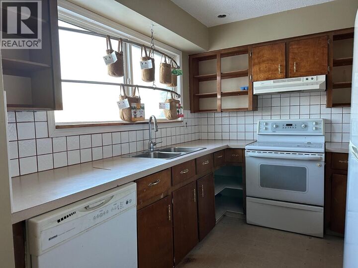 Property Photo: 11308 89A Street BC V1J 5N3
