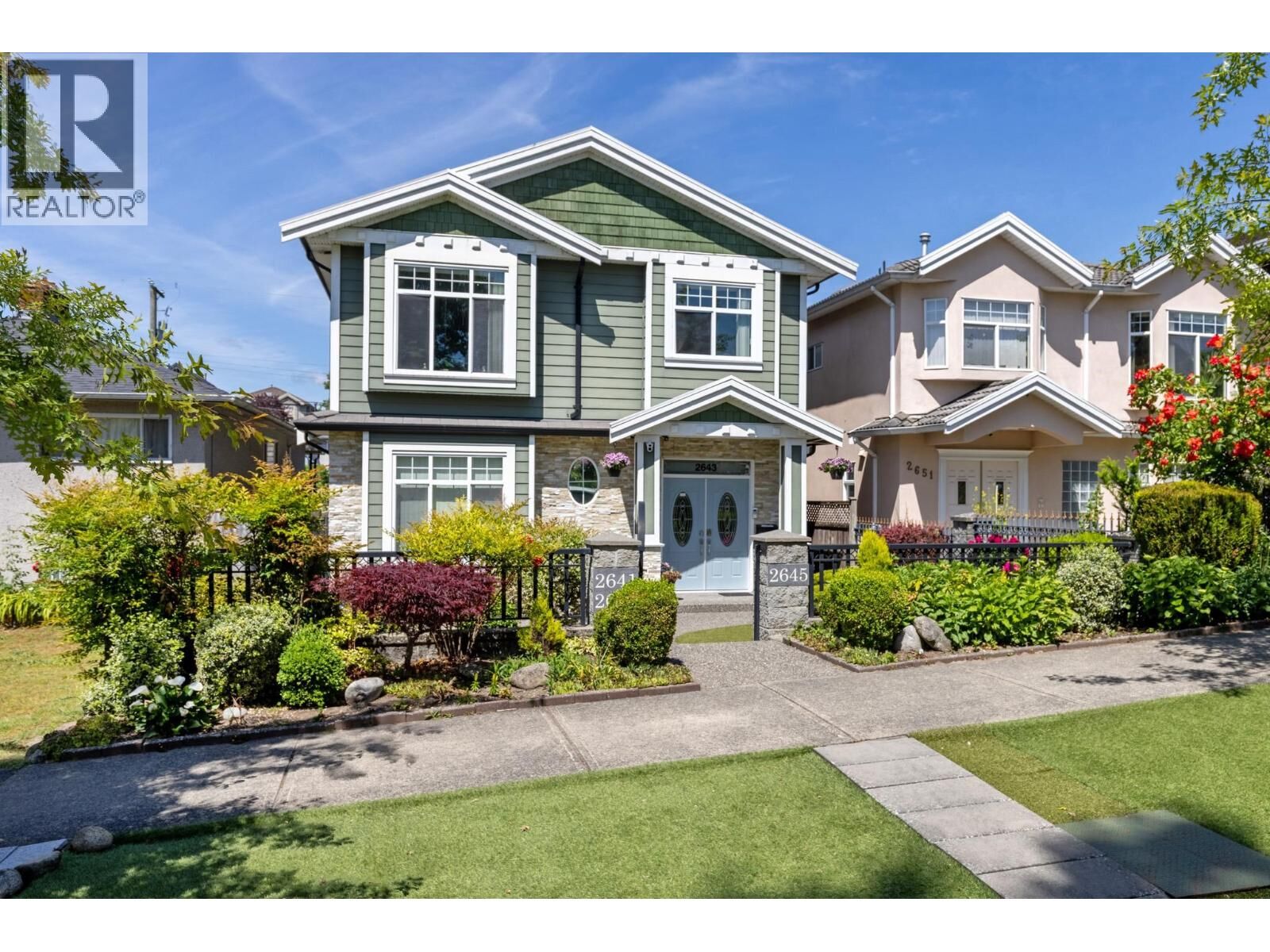 Photo de la propriété:  2643 East 8th Avenue  BC V5M 1W4 