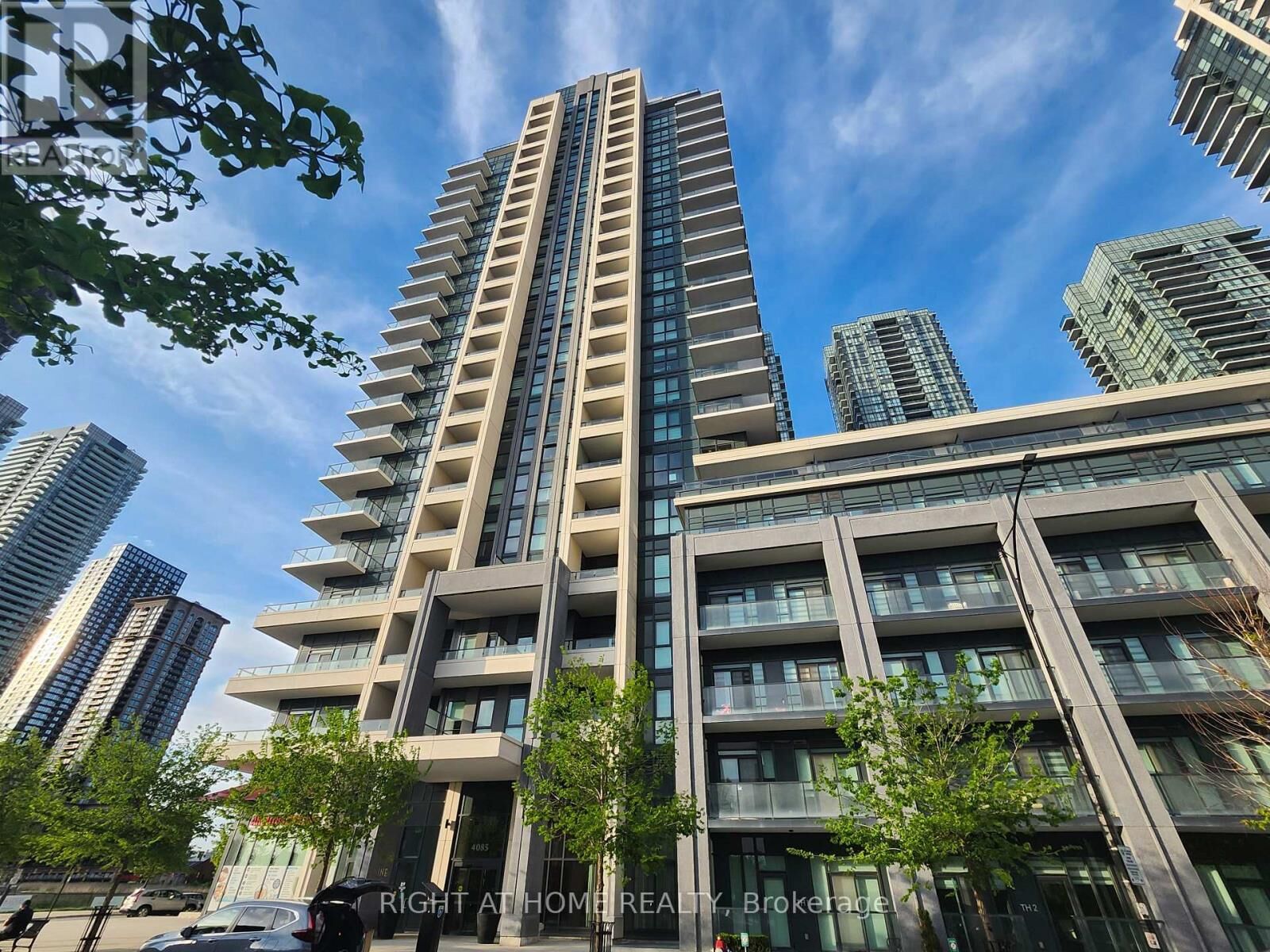Property Photo:  4085 Parkside Village Drive 1710  ON L5B 0K9 