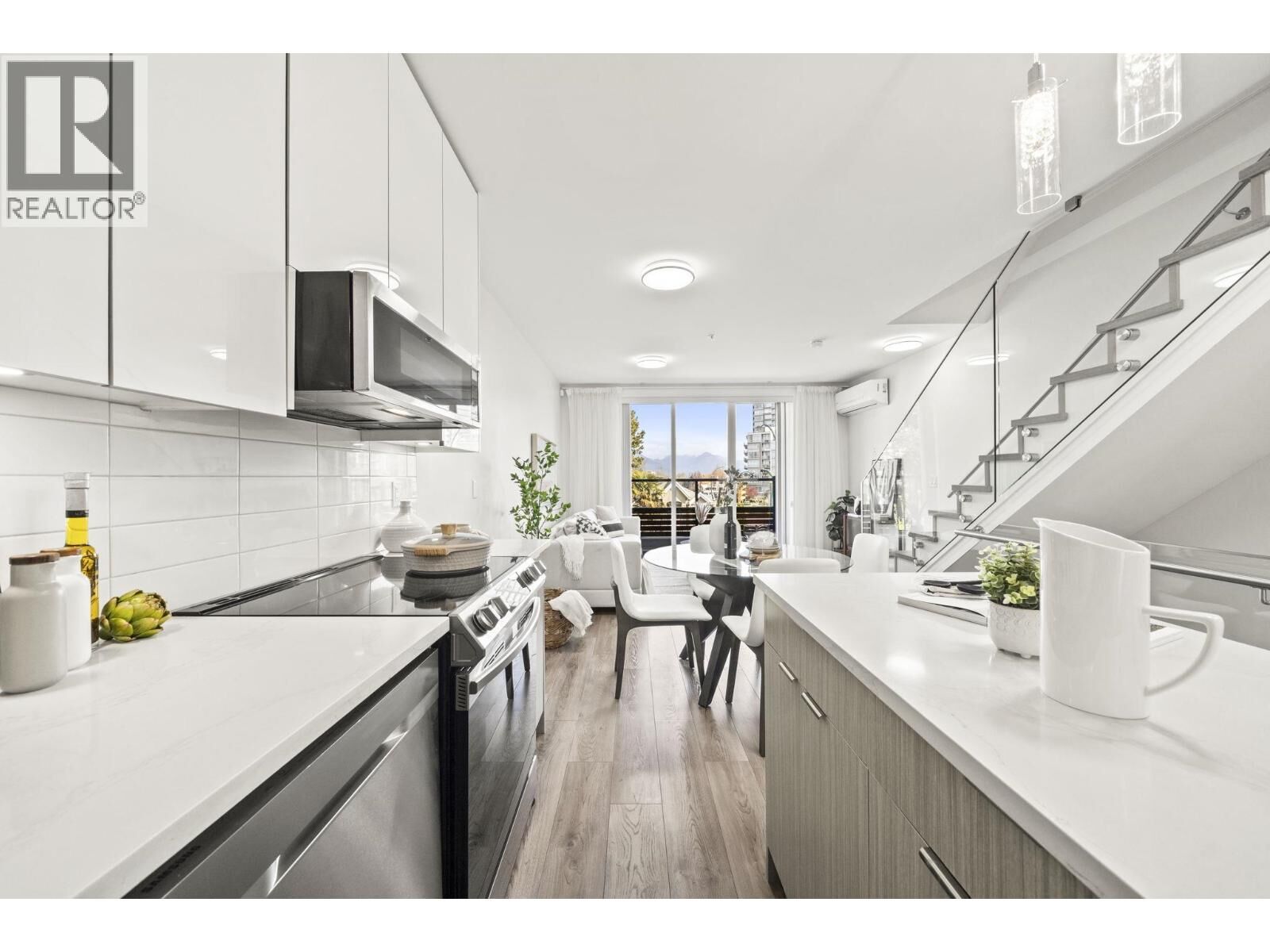 Property Photo:  2296 East 33rd Avenue  BC V5N 3G1 