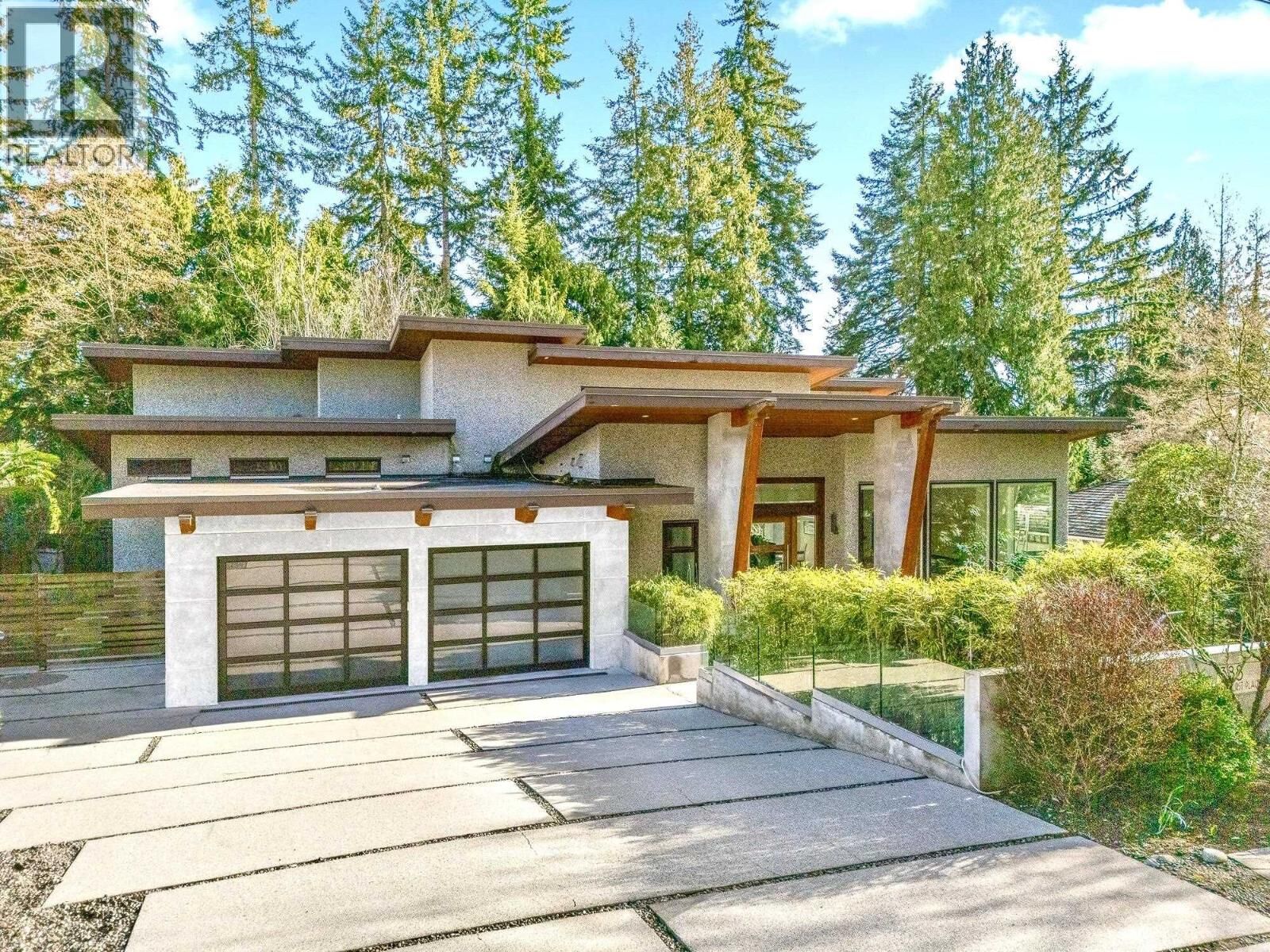 Property Photo: 388 Hidhurst Place BC V7S 1K1