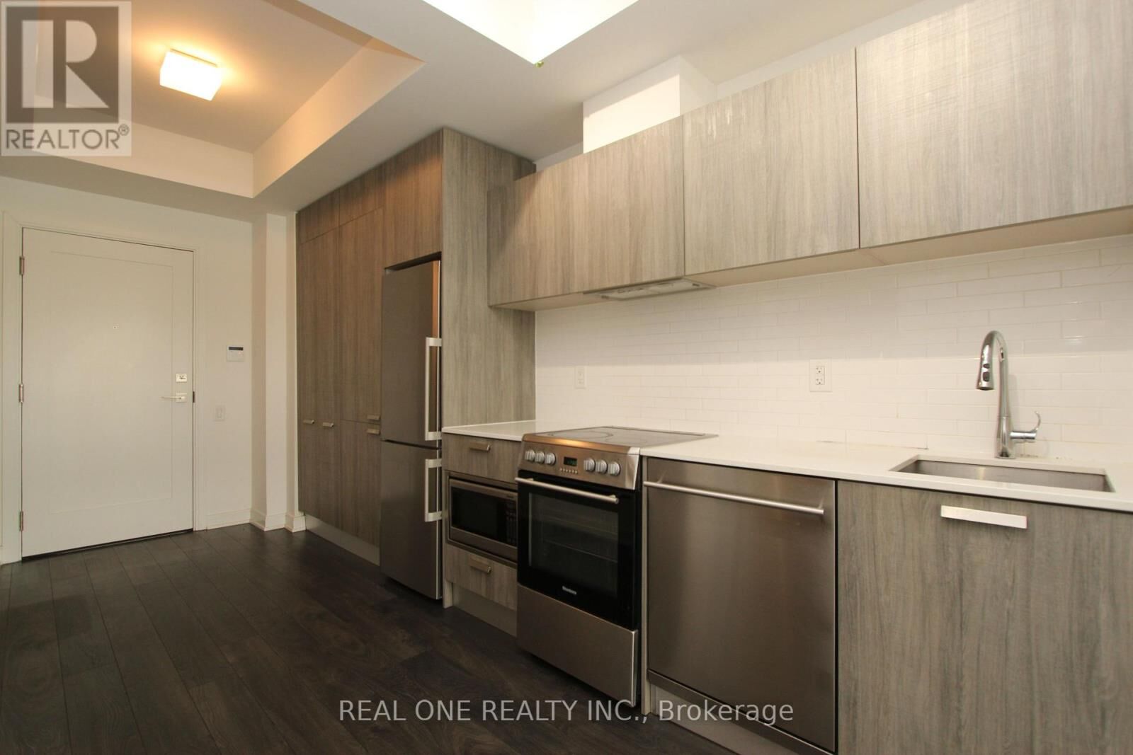 Property Photo: 50 Charles Street East 1807 ON M4Y 0C3